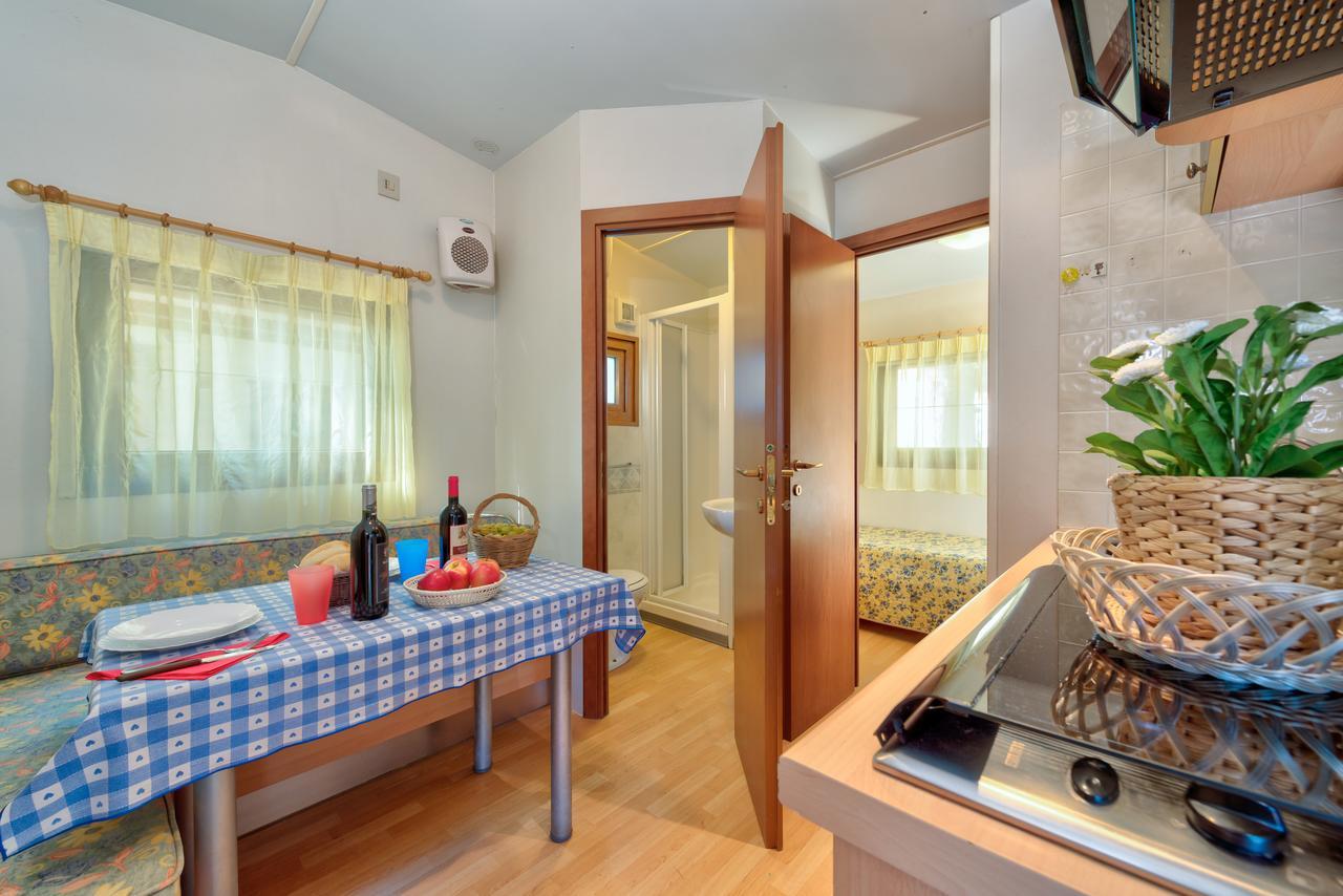 Camping Village Mareblu 마리나디세시나 외부 사진