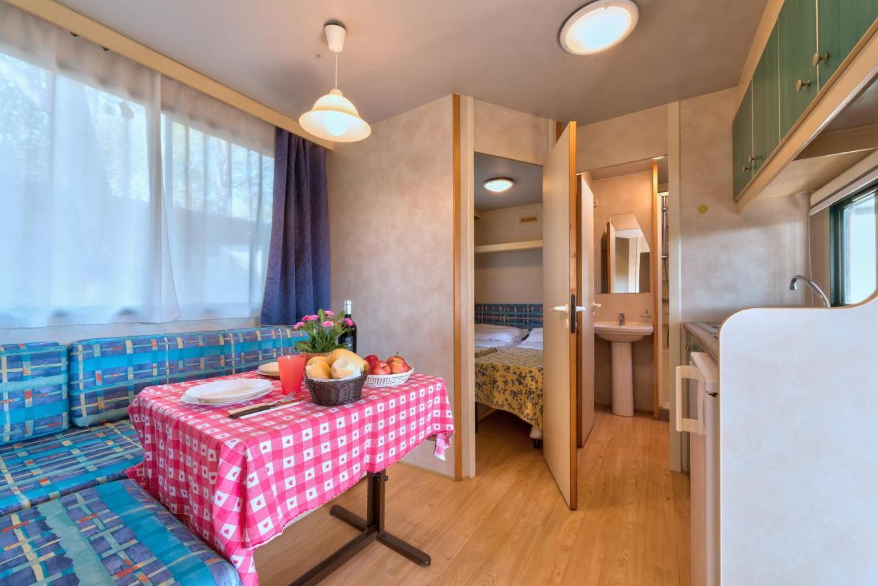 Camping Village Mareblu 마리나디세시나 외부 사진