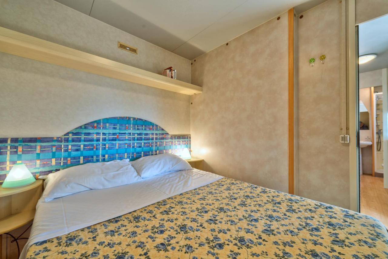 Camping Village Mareblu 마리나디세시나 외부 사진